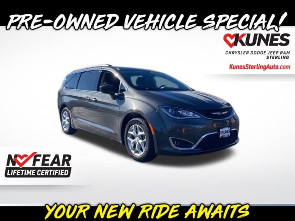 Used 2018 Chrysler Pacifica Touring Plus Minivan/Van