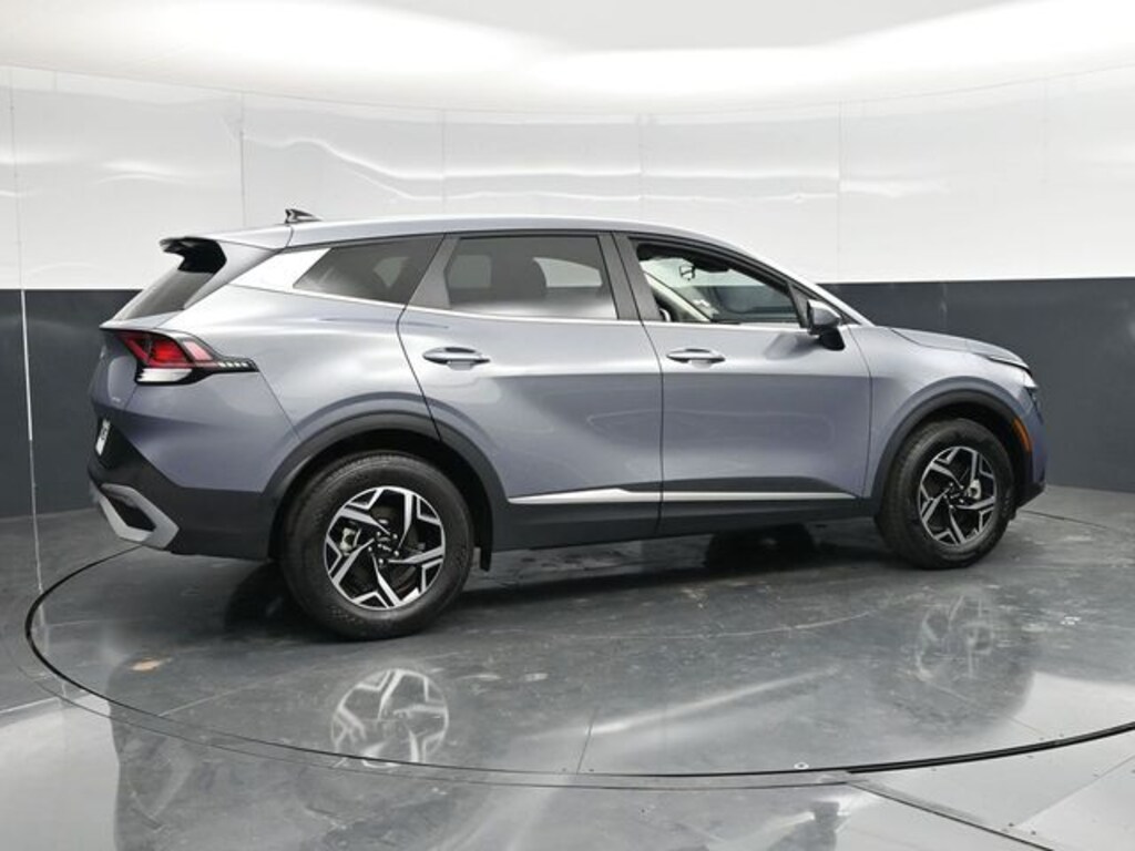 Used 2025 Kia Sportage LX SUV