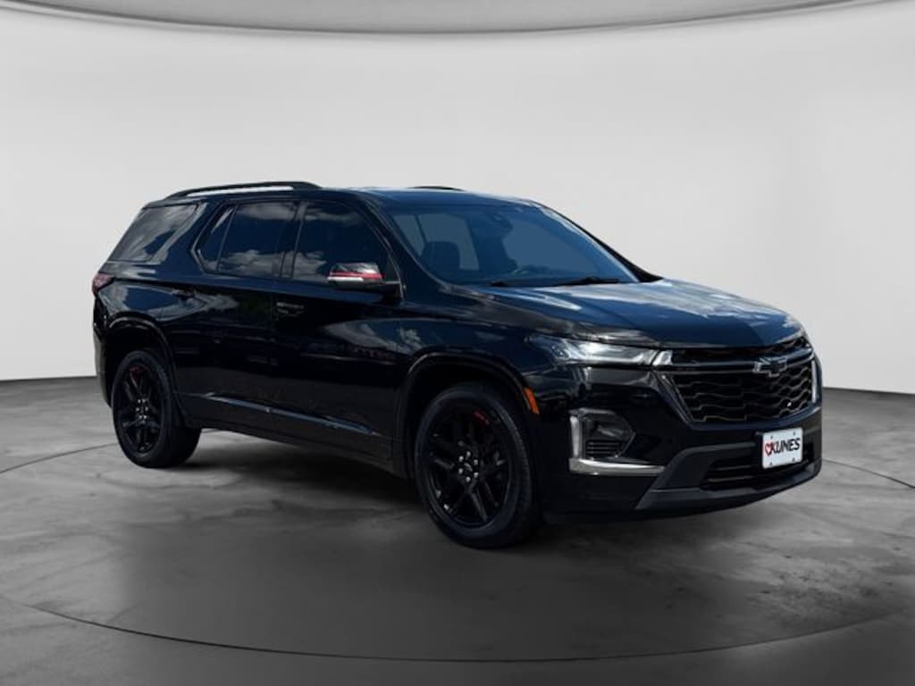 Used 2023 Chevrolet Traverse Premier SUV