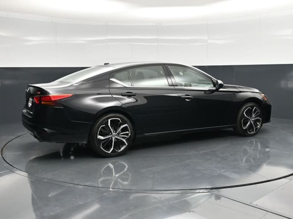 Used 2024 Nissan Altima 2.5 SR Sedan