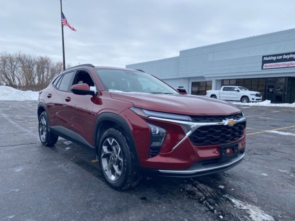 Used 2025 Chevrolet Trax LT SUV