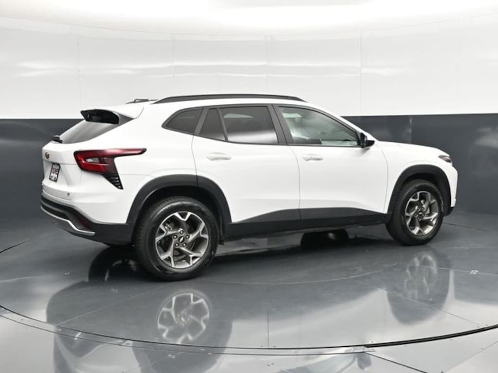 Used 2025 Chevrolet Trax LT SUV