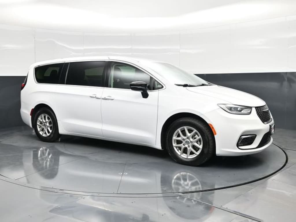 Certified 2024 Chrysler Pacifica Touring L Minivan/Van