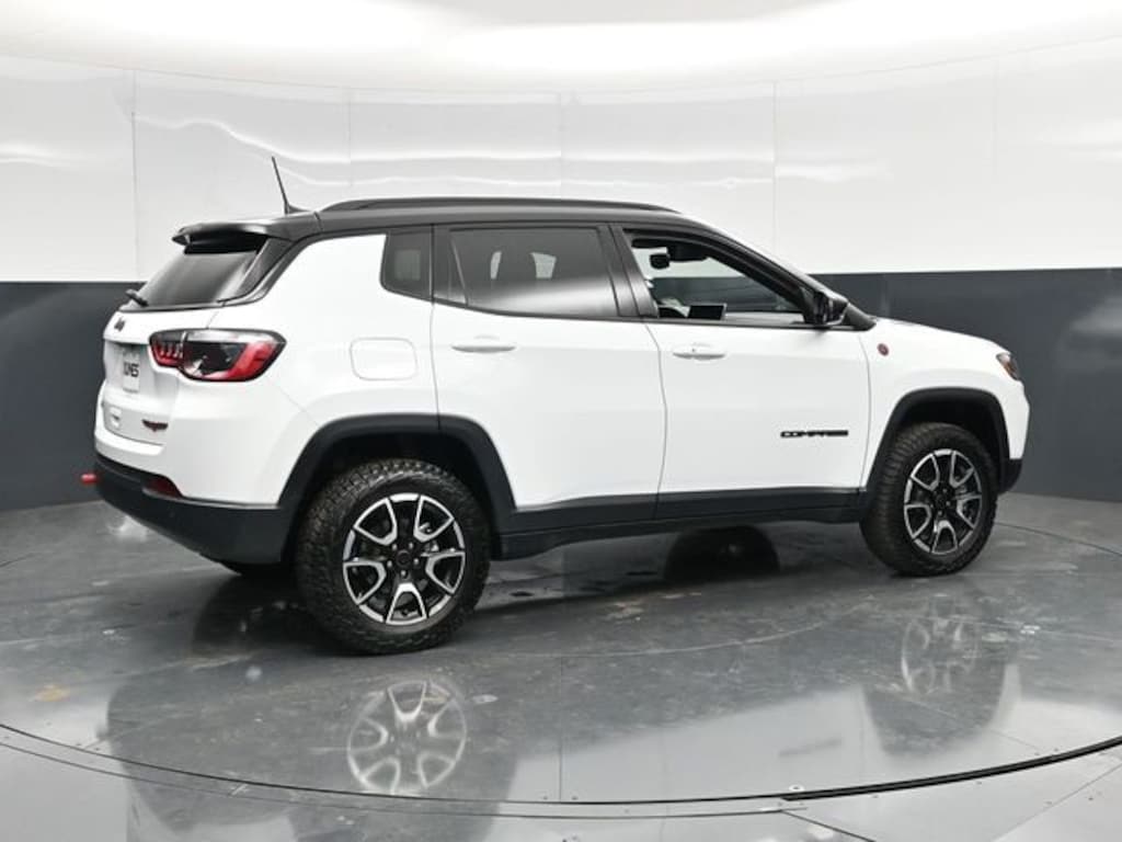 Used 2025 Jeep Compass Trailhawk SUV