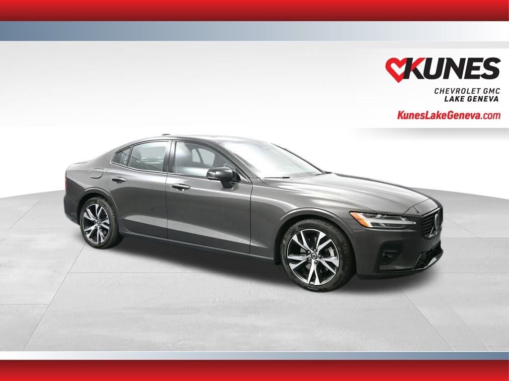 Used 2024 Volvo S60 Core Dark Theme