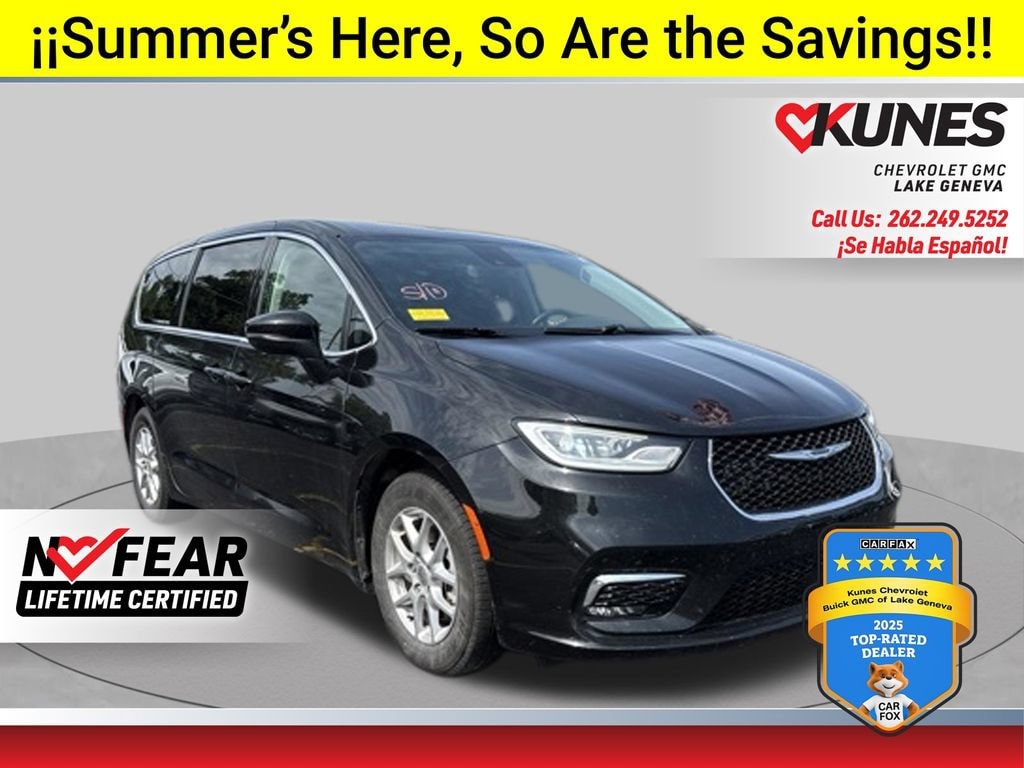 Used 2023 Chrysler Pacifica Touring L