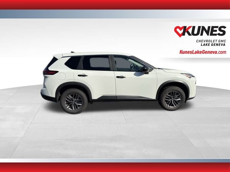 2024 Nissan Rogue S photo 2