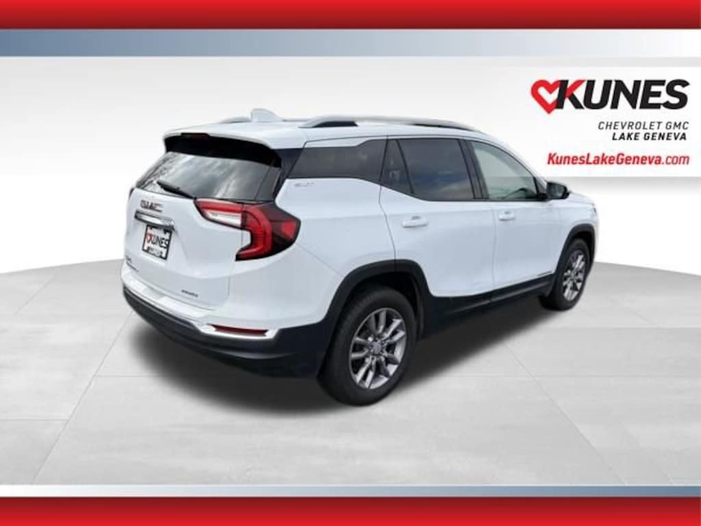 Used 2024 GMC Terrain SLT SUV