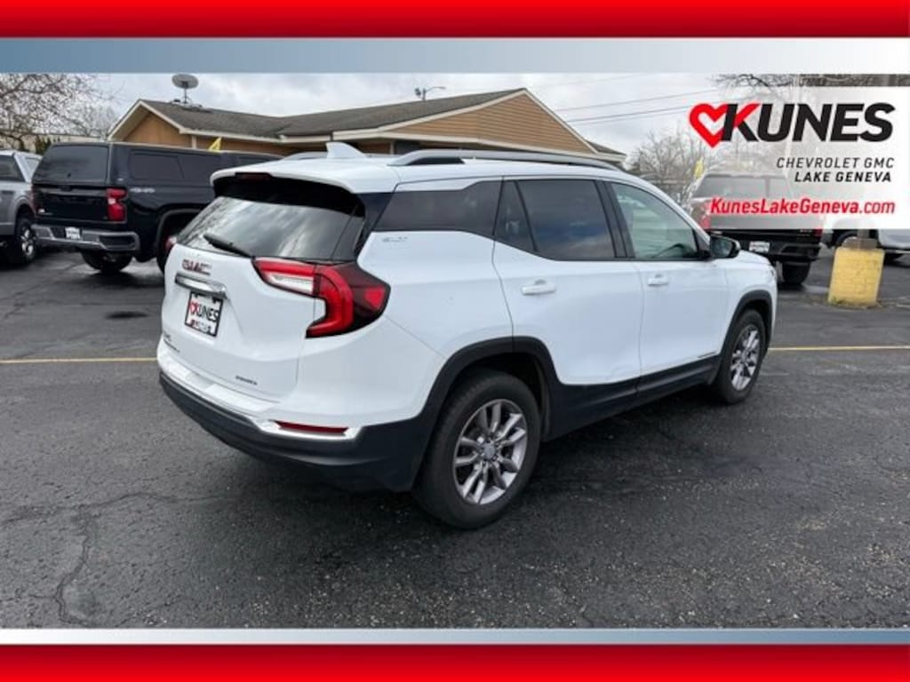 Used 2024 GMC Terrain SLT SUV