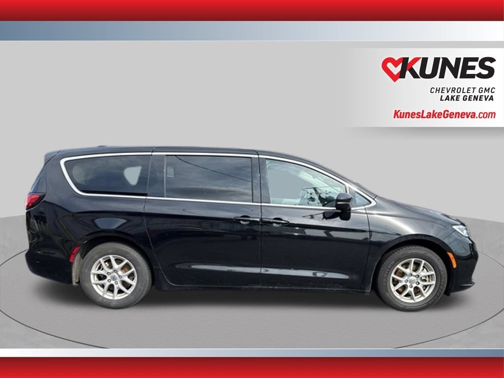 Used 2024 Chrysler Pacifica Touring L
