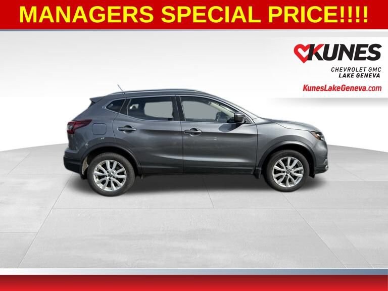 2021 Nissan Rogue Sport SV photo 2