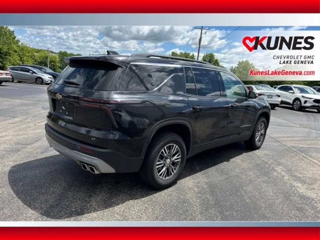 Used 2024 Chevrolet Traverse LT SUV