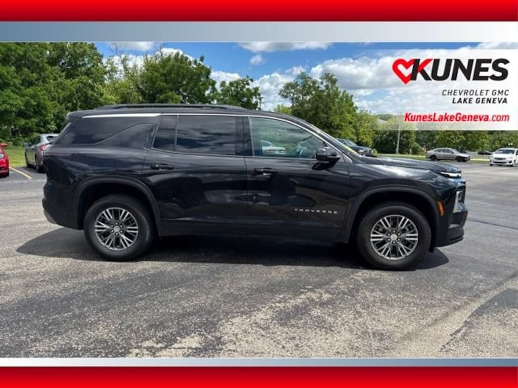 Used 2024 Chevrolet Traverse LT SUV