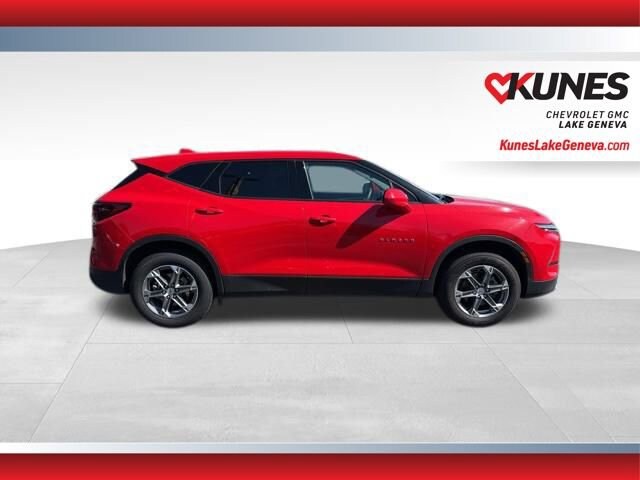 2024 Chevrolet Blazer 2LT photo 2