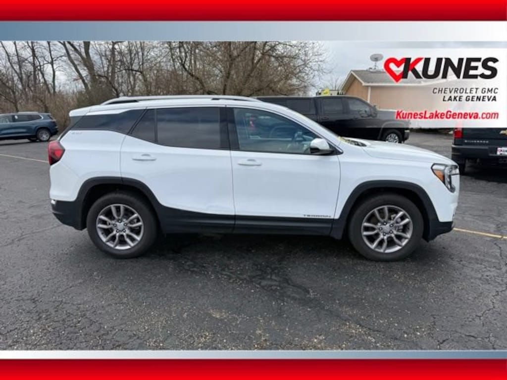 Used 2024 GMC Terrain SLT SUV