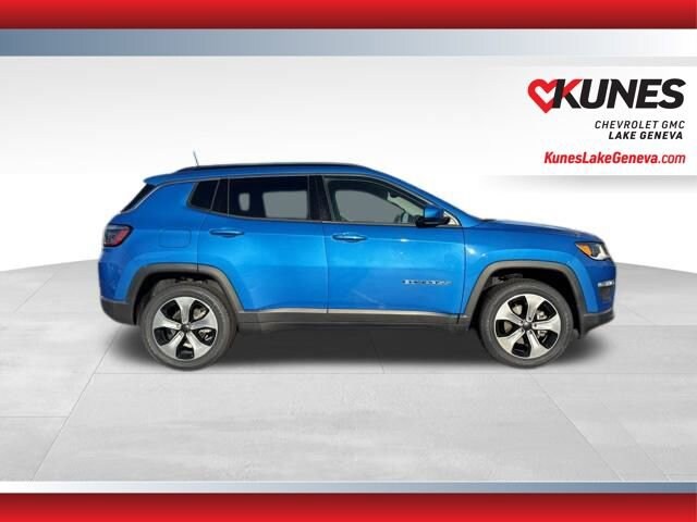 2020 Jeep Compass Latitude photo 2