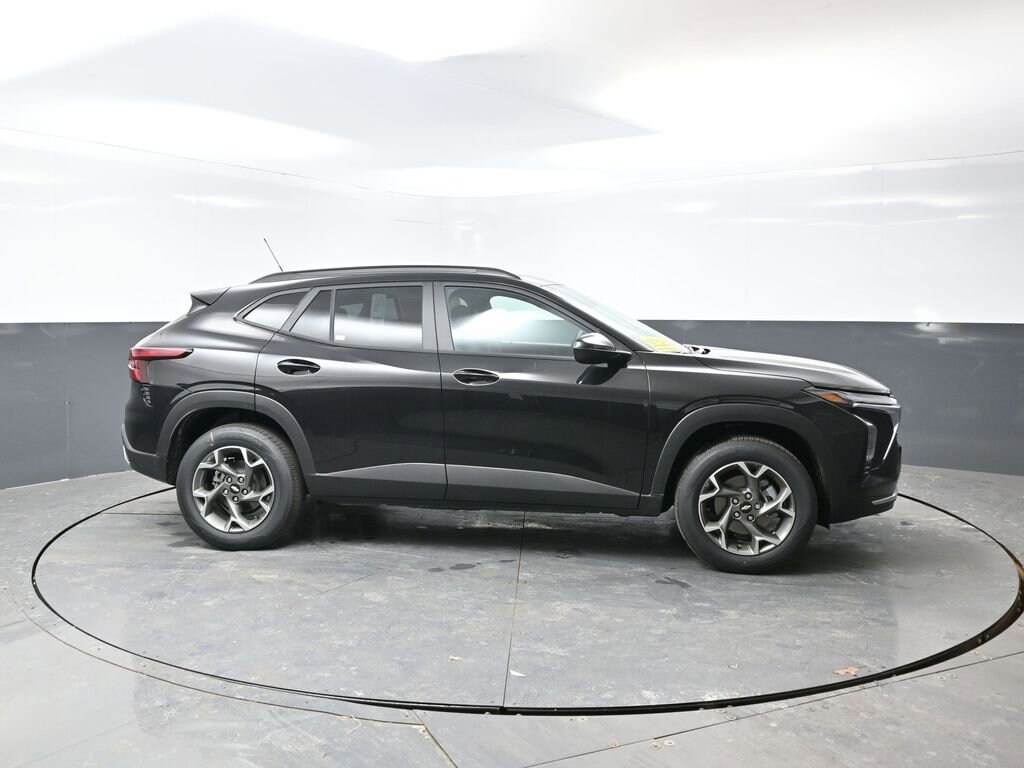 New 2026 Chevrolet Trax LT SUV