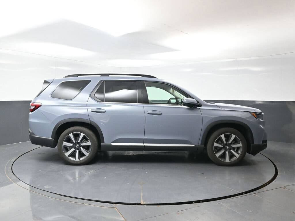 Used 2025 Honda Pilot Elite