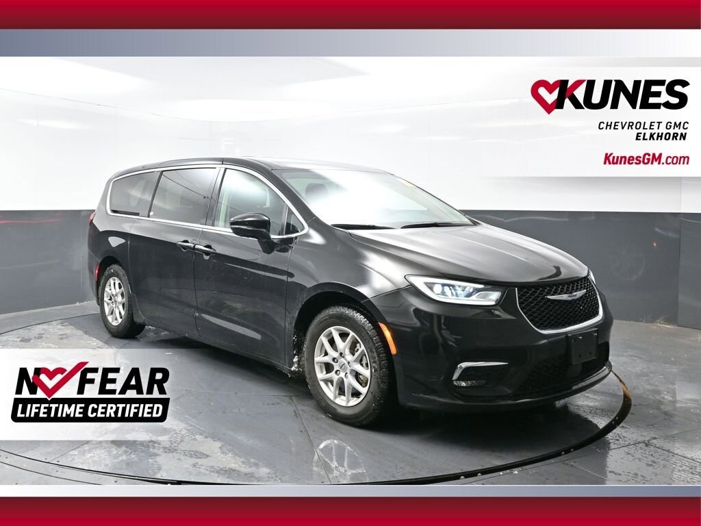 Used 2024 Chrysler Pacifica Touring L