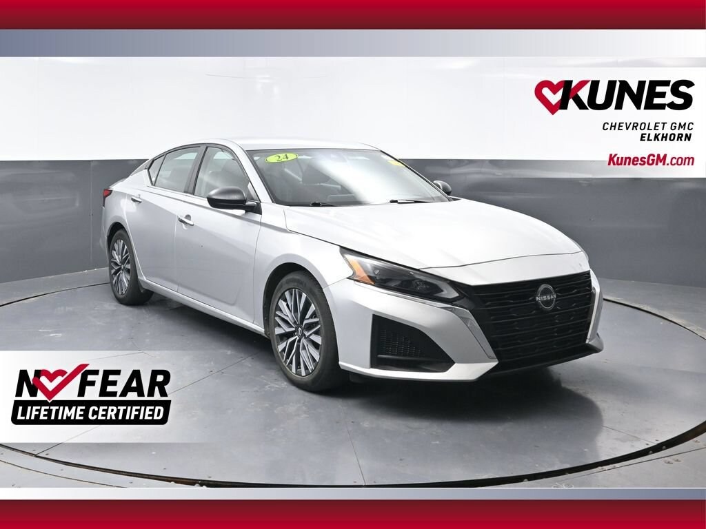 Used 2024 Nissan Altima 2.5 SV
