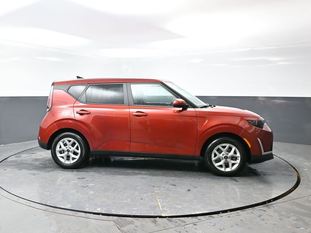 Used 2025 Kia Soul LX