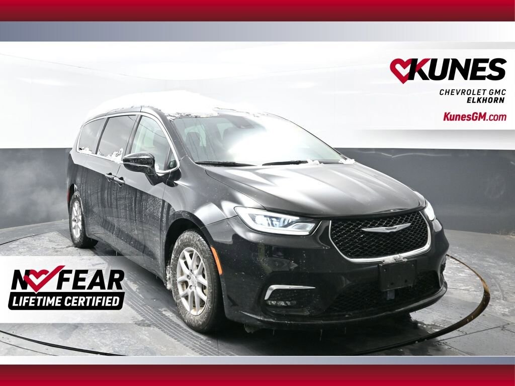 Used 2024 Chrysler Pacifica Touring L