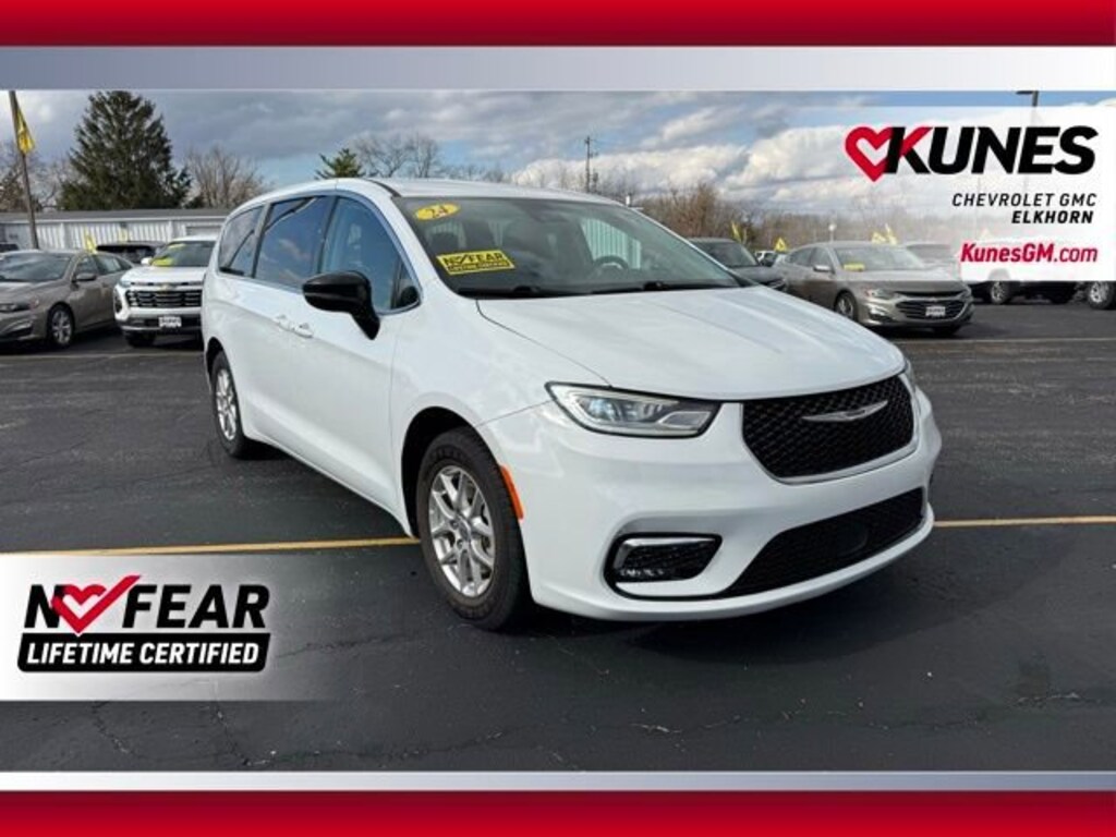 Used 2024 Chrysler Pacifica Touring L
