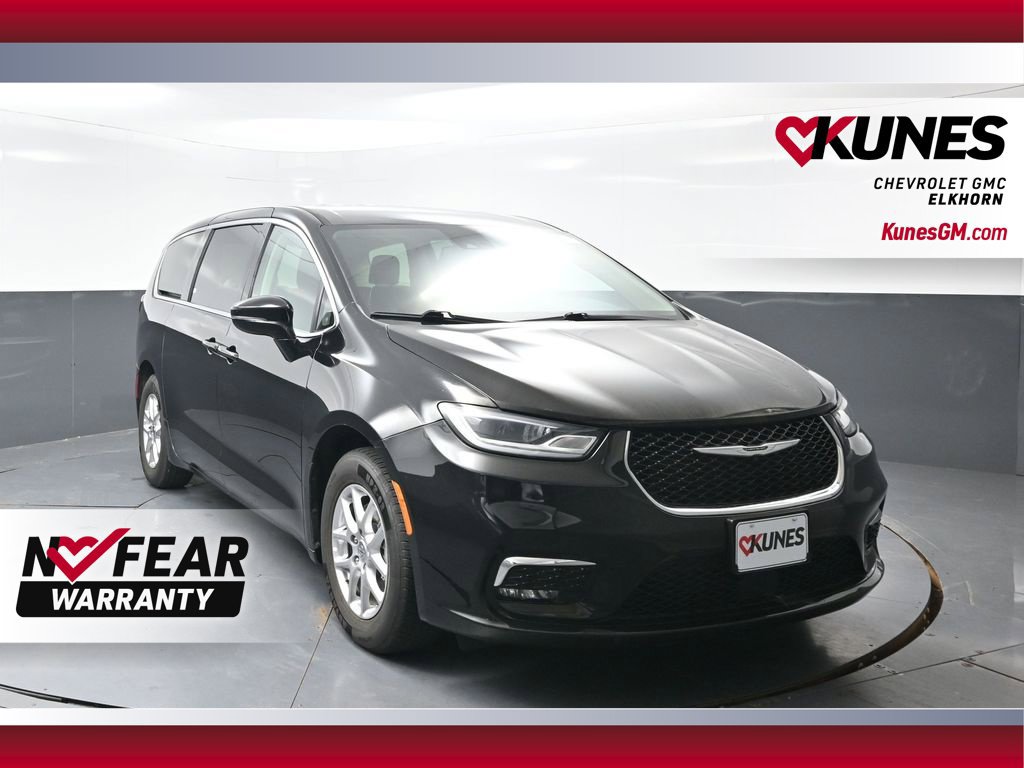 Used 2024 Chrysler Pacifica Touring L