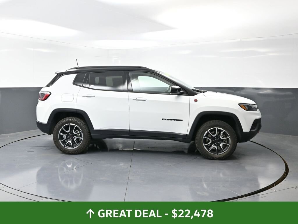 Used 2025 Jeep Compass Trailhawk