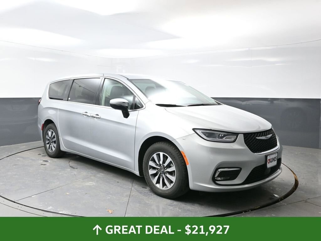 Used 2023 Chrysler Pacifica Hybrid Touring L