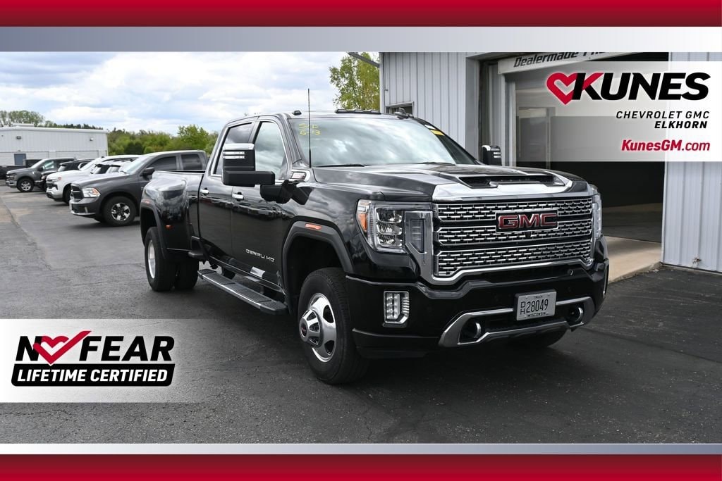 2022 GMC Sierra 4WD Crew Cab Long Box DRW Denali's photo