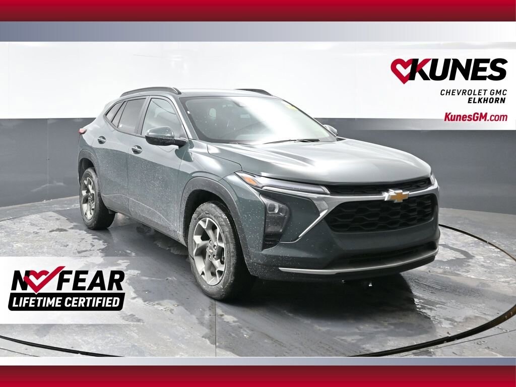 Used 2025 Chevrolet Trax LT SUV