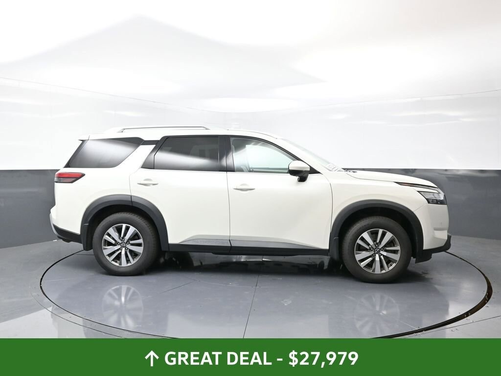 Used 2023 Nissan Pathfinder SL