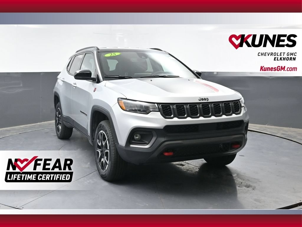 Used 2025 Jeep Compass Trailhawk