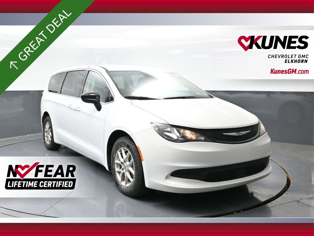 2024 Chrysler Voyager Voyager LX's photo