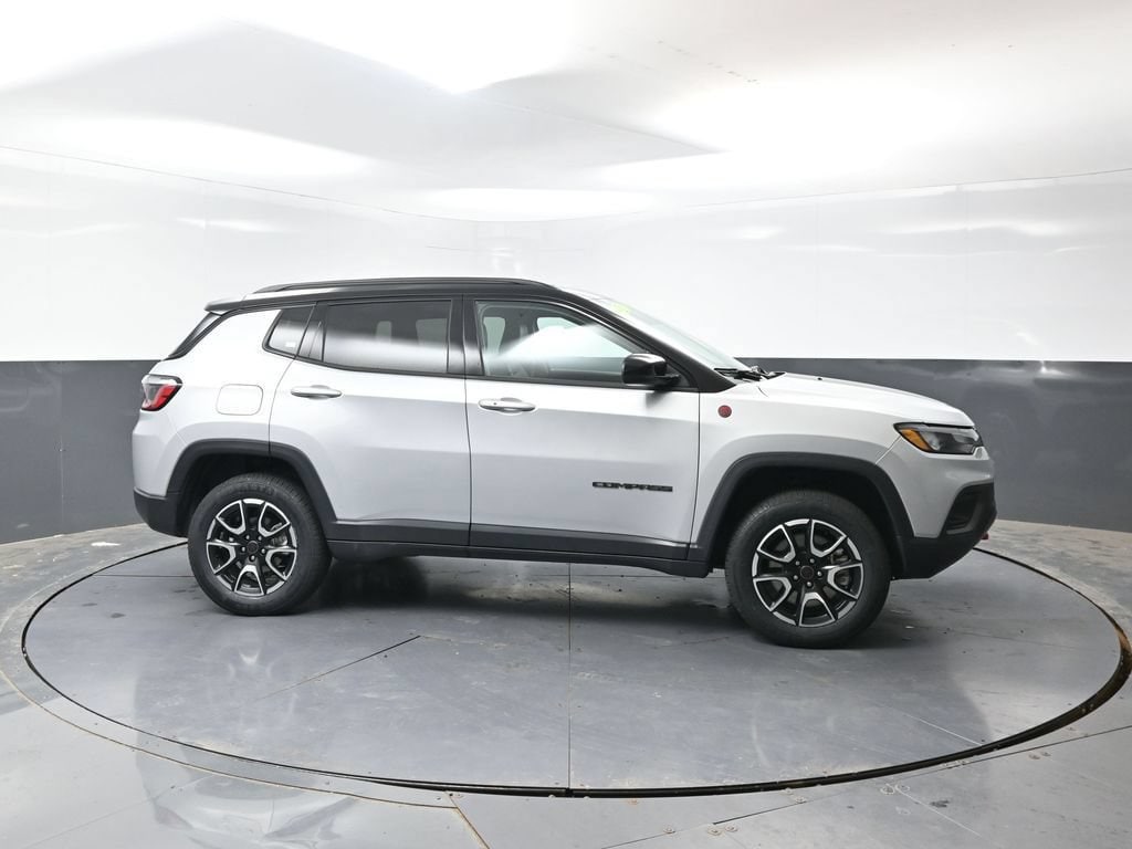 Used 2025 Jeep Compass Trailhawk