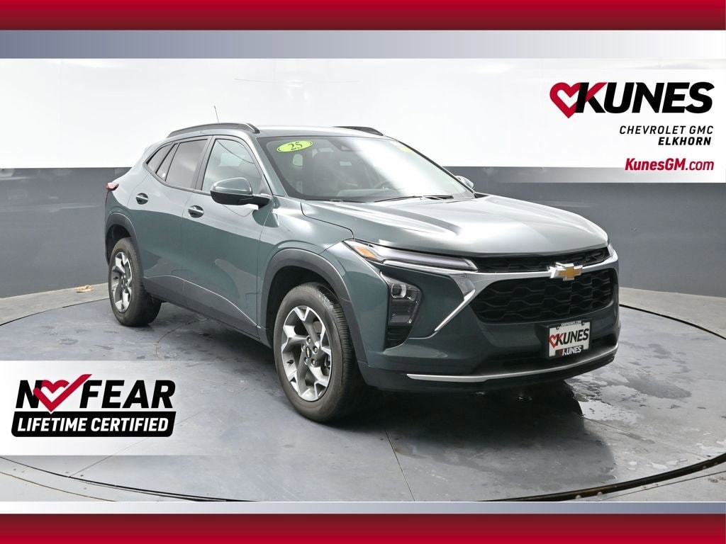 Used 2025 Chevrolet Trax LT SUV
