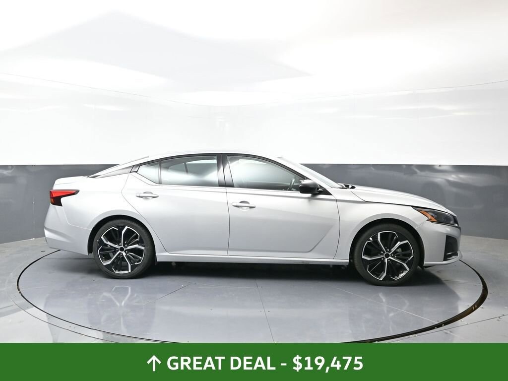 Used 2024 Nissan Altima 2.5 SR