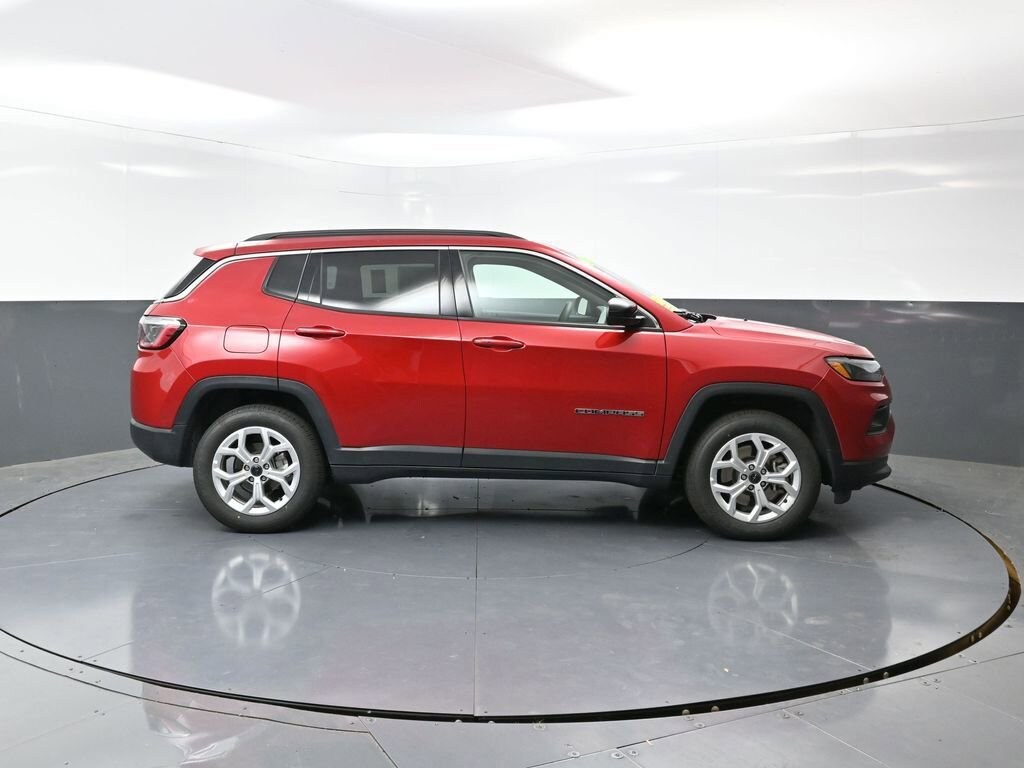 Used 2025 Jeep Compass Latitude