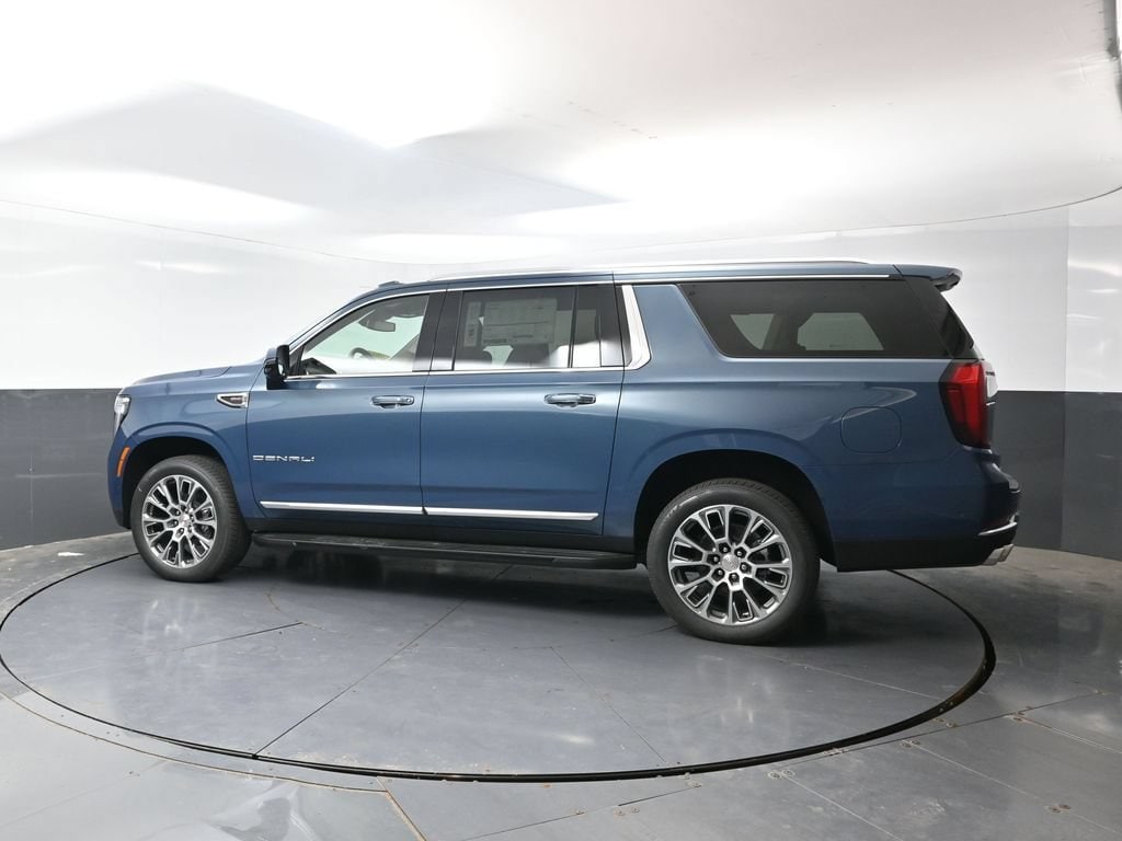 2026 GMC Yukon XL Denali - Photo 10