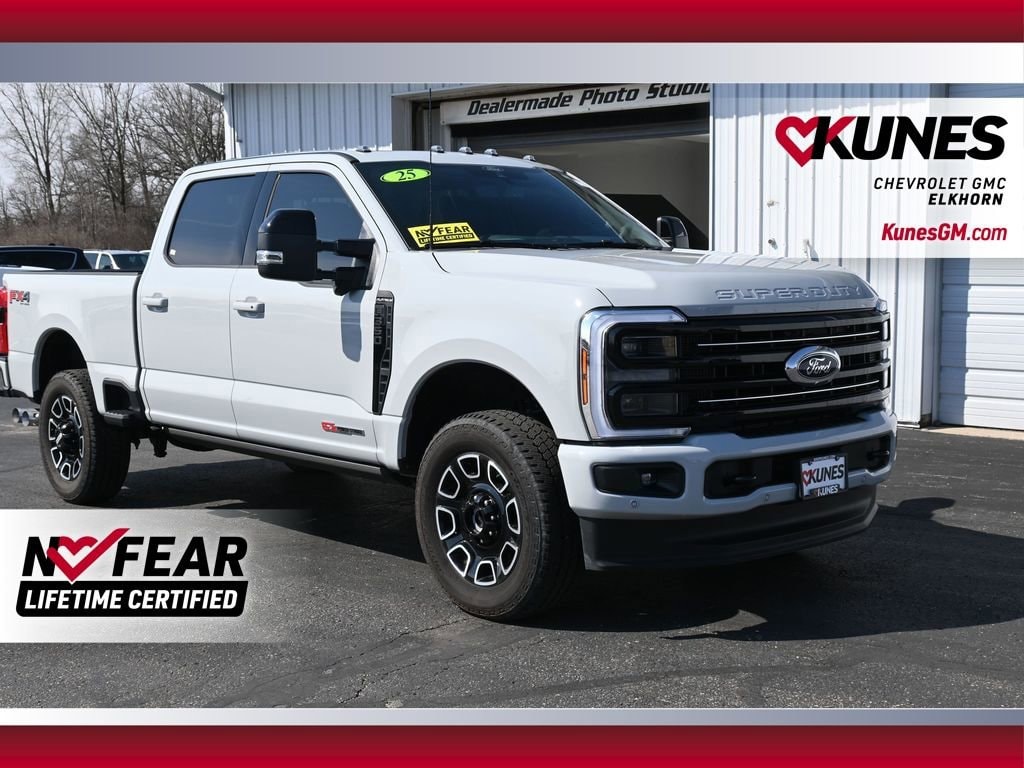 2025 Ford F-350 Platinum 4x4 Crew Cab 6-3/4' Box SRW's photo