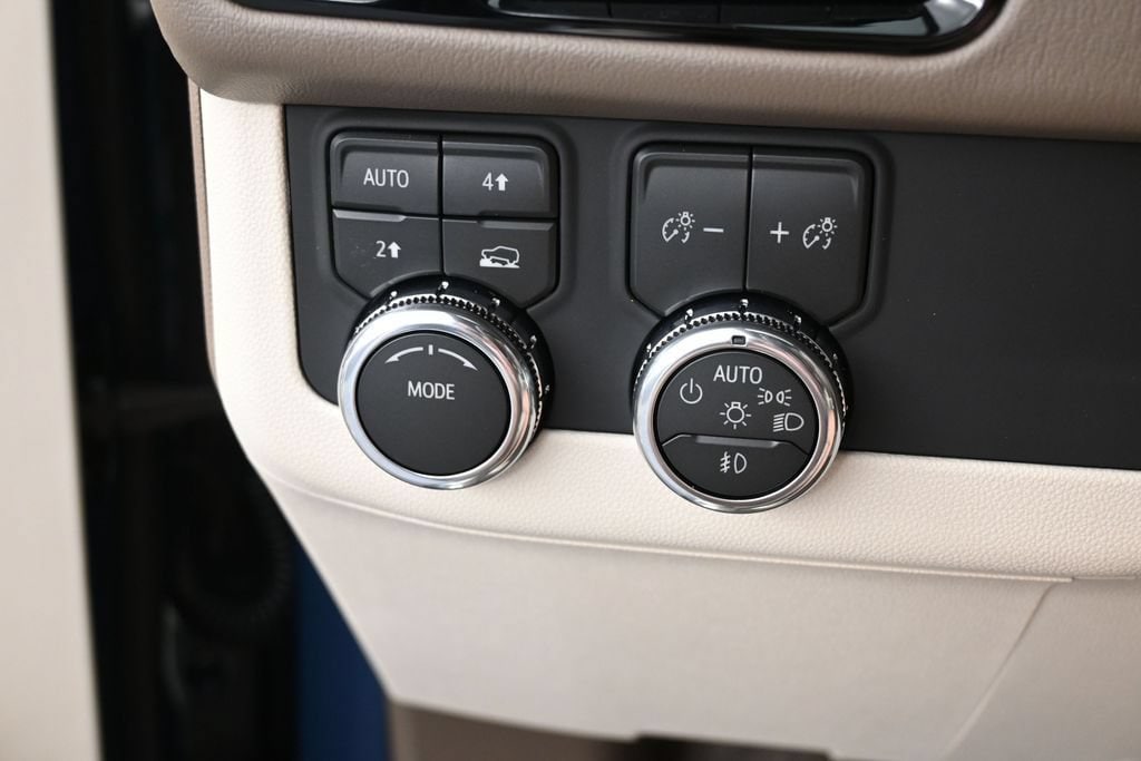 2026 GMC Yukon XL Denali - Photo 38