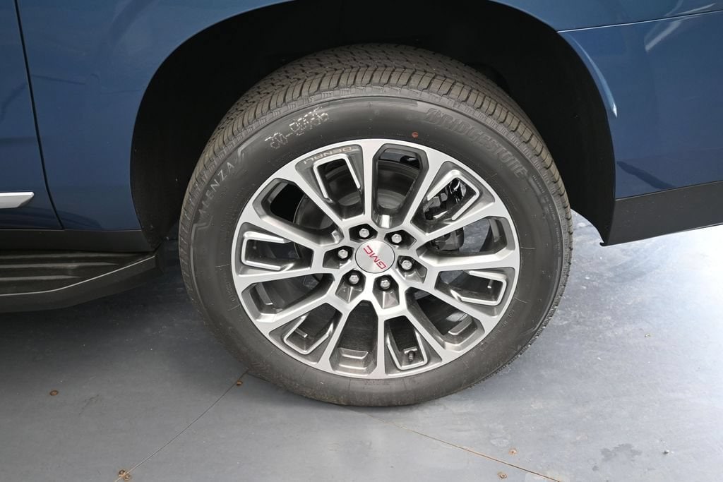 2026 GMC Yukon XL Denali - Photo 14