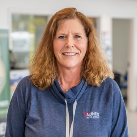 Staff member Rita Butke from ID_210736