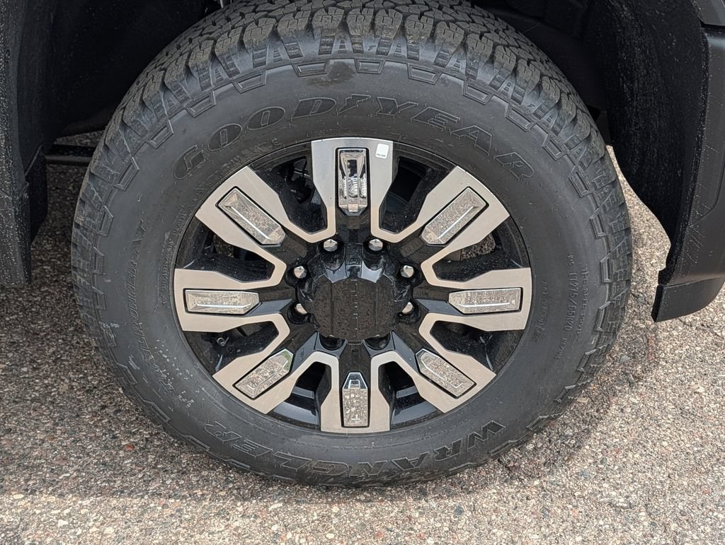 2026 GMC Sierra 3500HD Denali - Photo 17