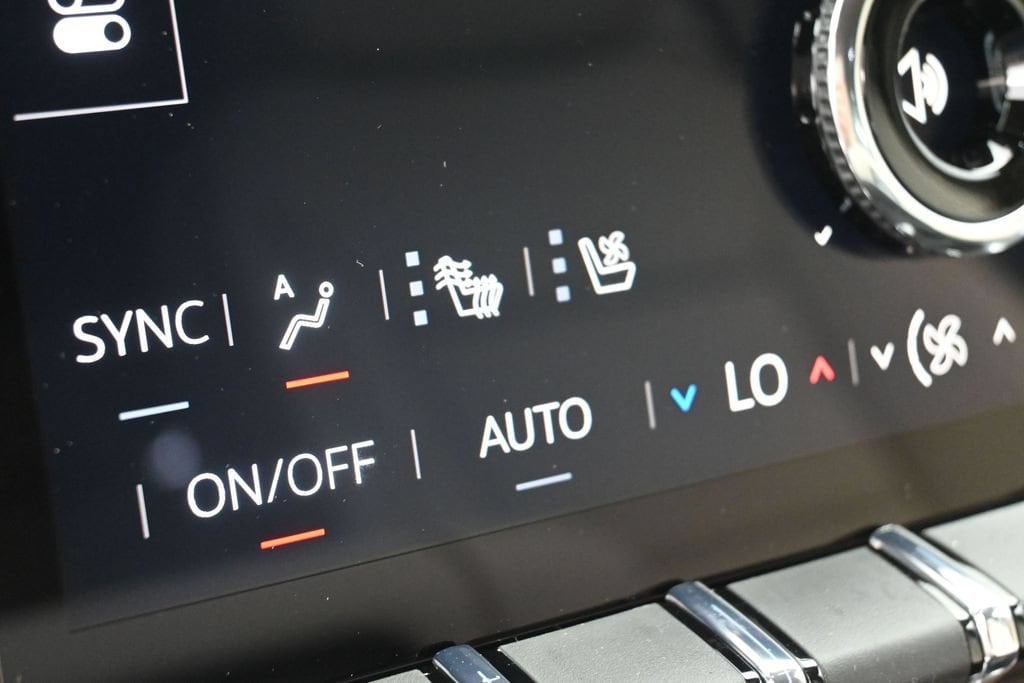 2026 GMC Yukon XL Denali - Photo 28