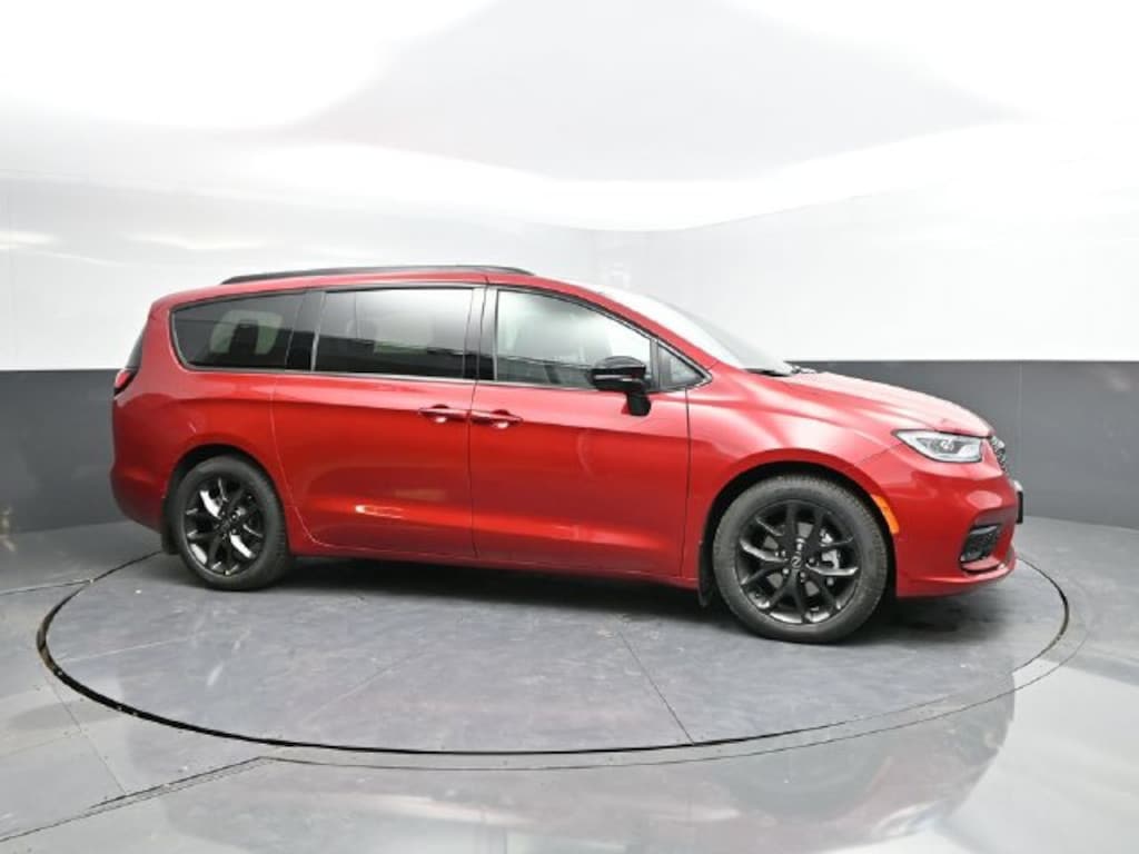 New 2026 Chrysler Pacifica Select Passenger Van