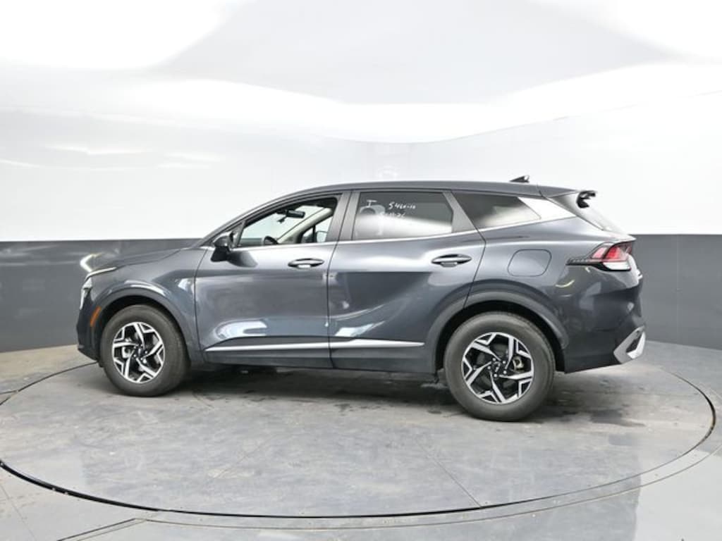 Used 2025 Kia Sportage LX SUV