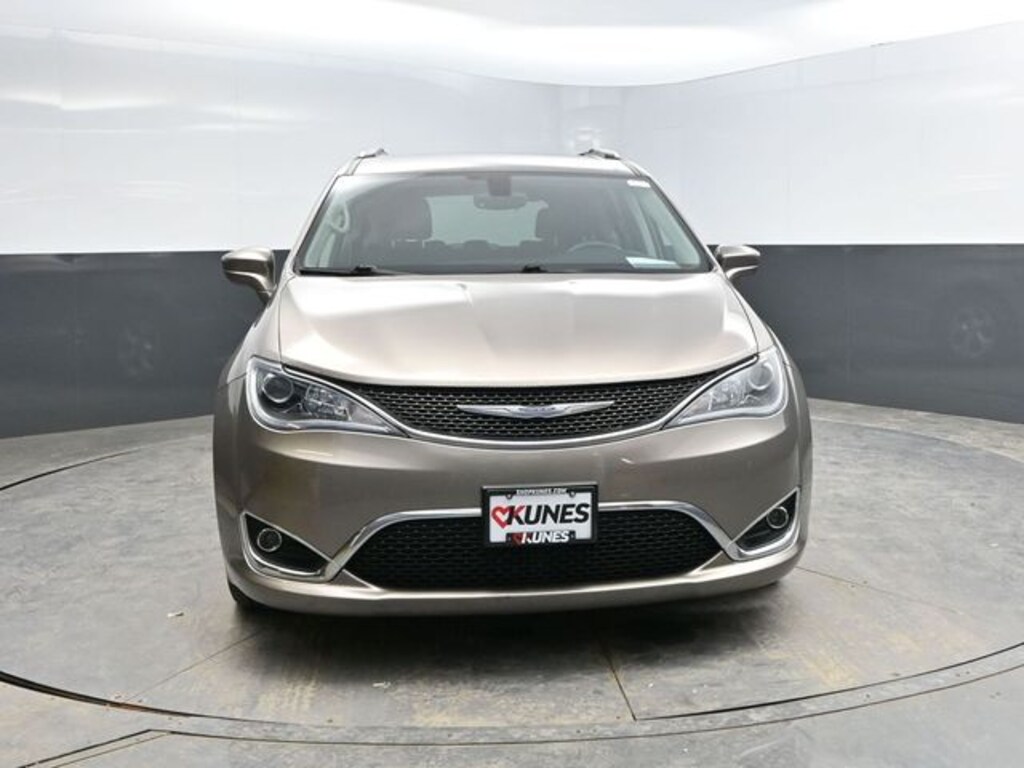 Used 2017 Chrysler Pacifica Touring L Plus Minivan/Van