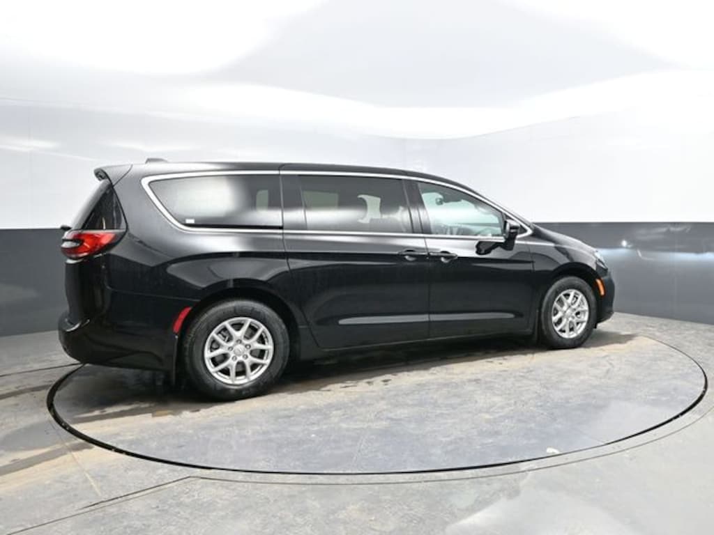 New 2026 Chrysler Pacifica Select Passenger Van